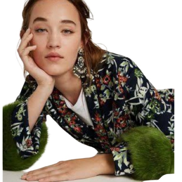 Zara Jackets & Blazers - Zara TRF Floral Faux Fur Cuff Blazer